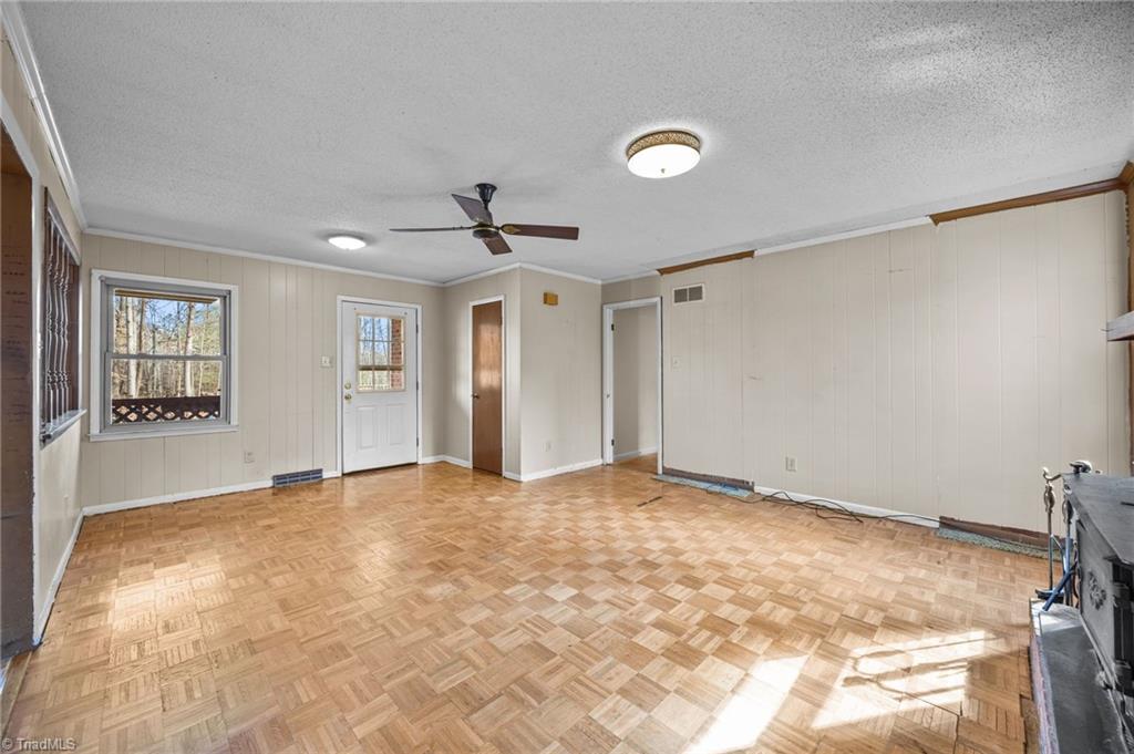 2330 Alamance Church Road Greensboro, NC 27406 - Photo 4 of 37