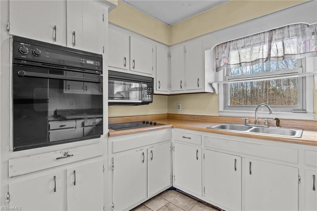 2330 Alamance Church Road Greensboro, NC 27406 - Photo 10 of 37