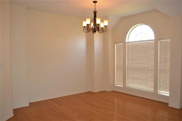 a view of empty room with window