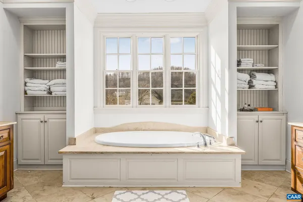 $2,995,000 | 585 Ragged Mountain Drive, Charlottesville, VA 22903