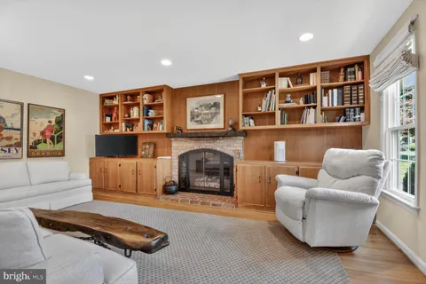 $1,100,000 | 8216 Inverness Hollow Terrace, Potomac, MD 20854
