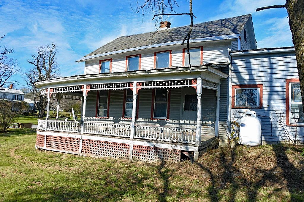 2538 Old Stage Road Benson, VT 05743 - Photo 3 of 40
