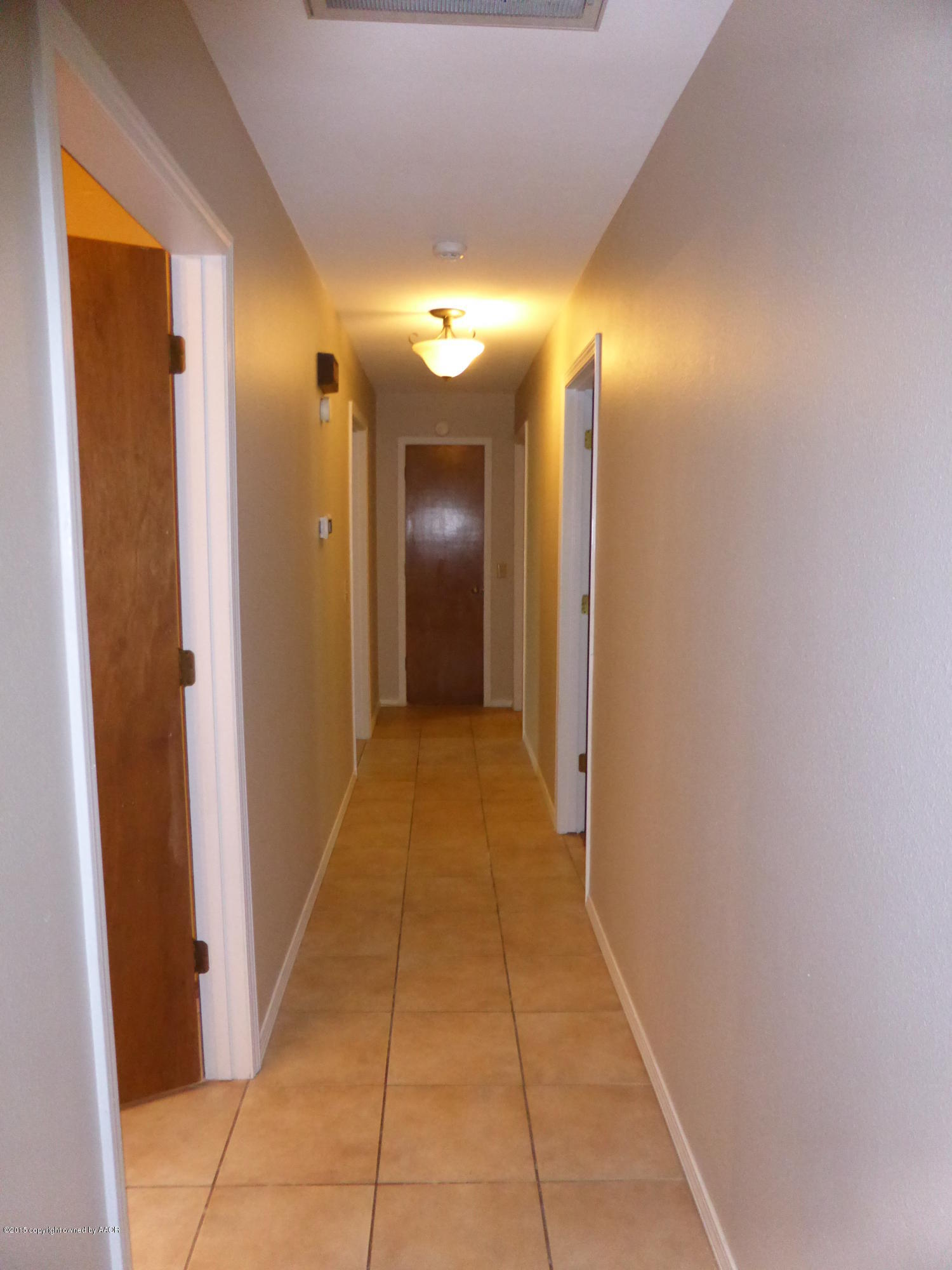 6007 Rutgers Street Amarillo, TX 79109 - Photo 12 of 21 Hallway