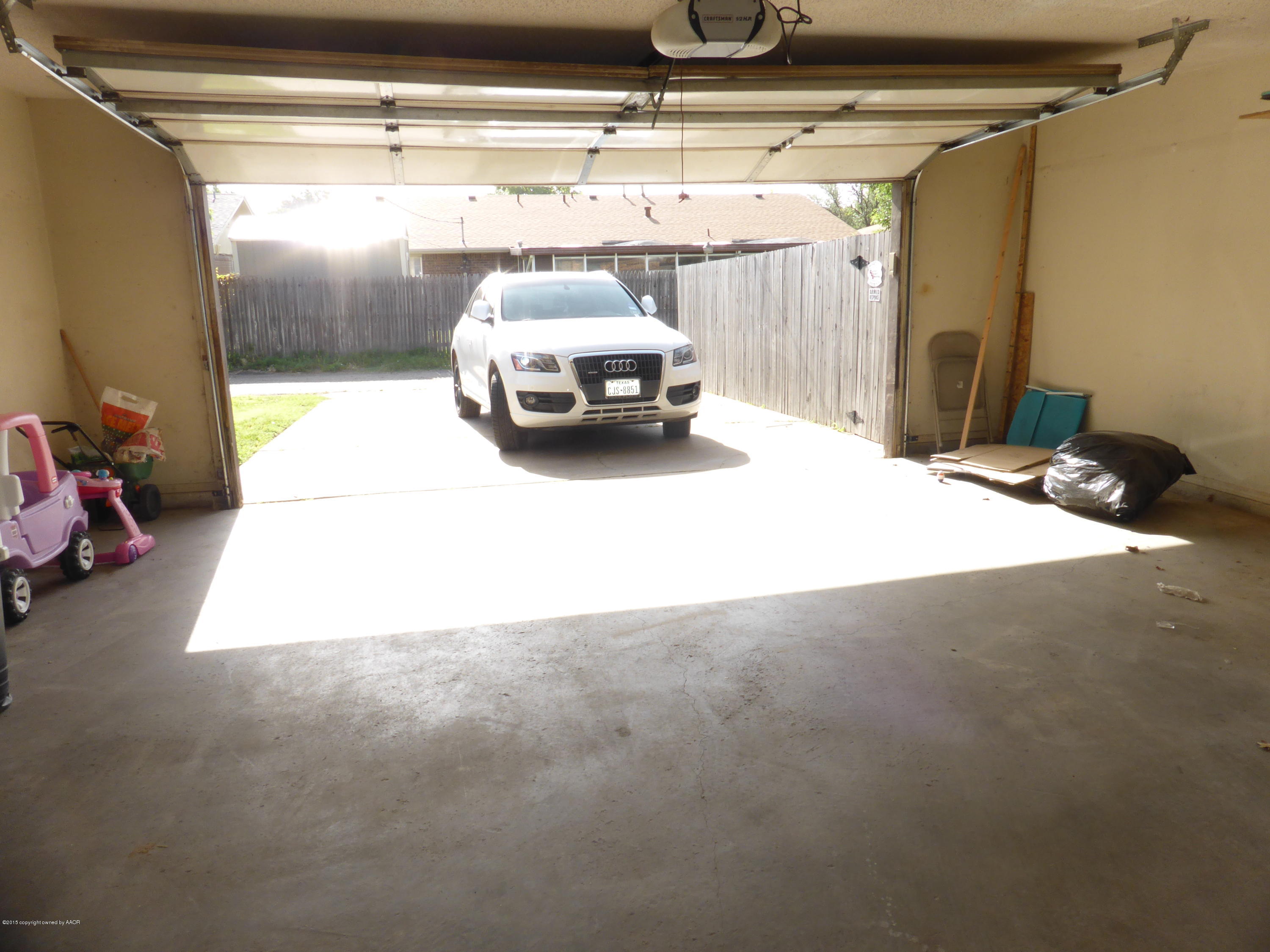 6007 Rutgers Street Amarillo, TX 79109 - Photo 18 of 21 garage