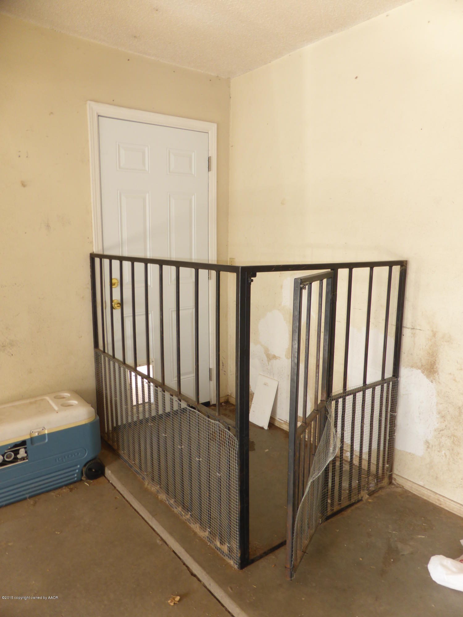 6007 Rutgers Street Amarillo, TX 79109 - Photo 19 of 21 Dog gate