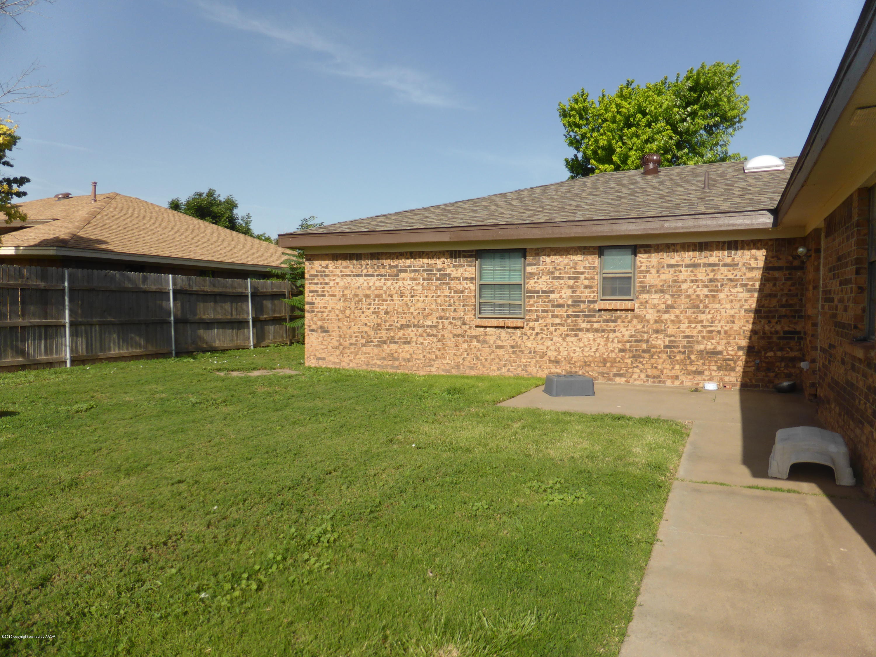 6007 Rutgers Street Amarillo, TX 79109 - Photo 20 of 21 backyard