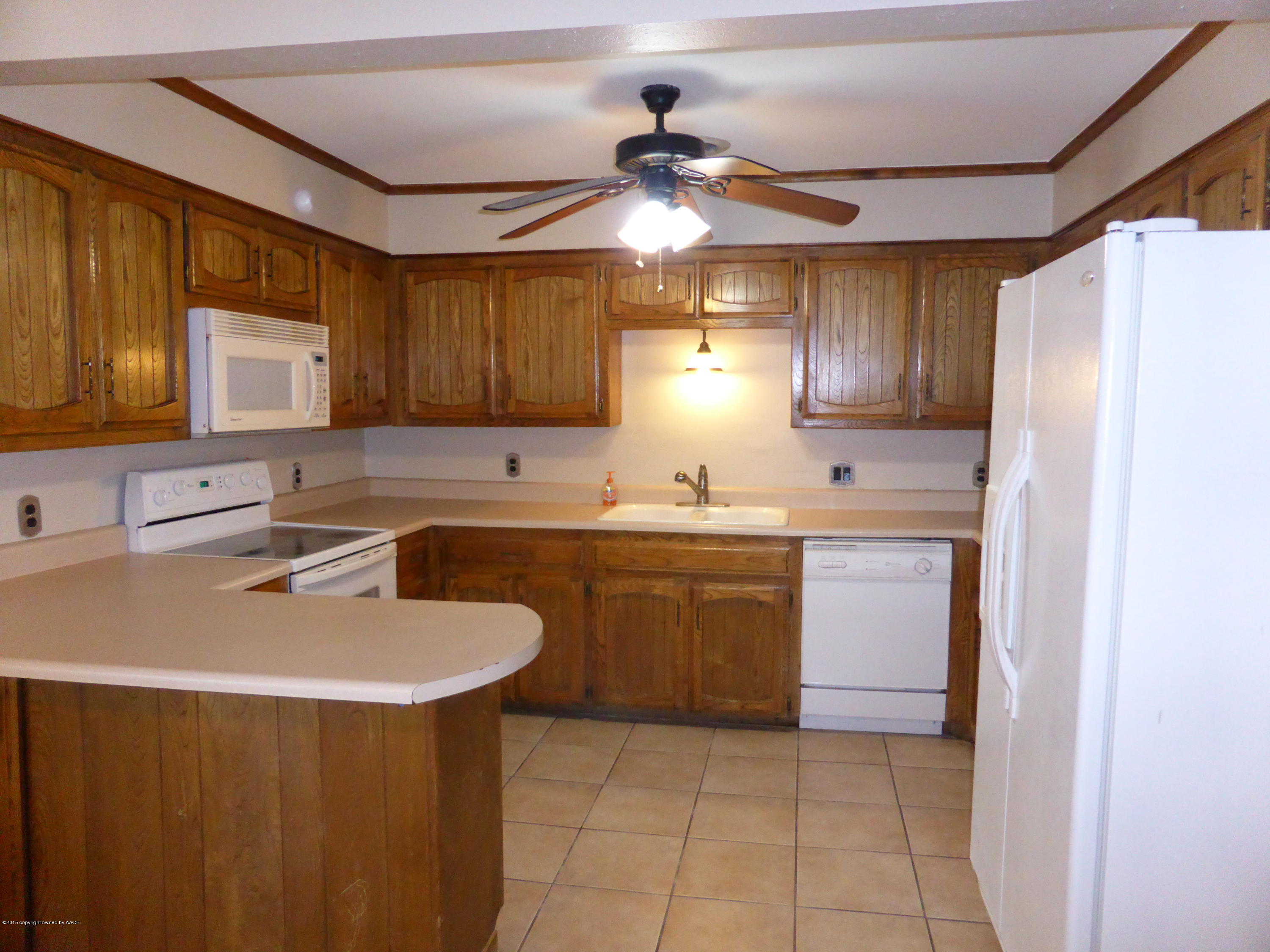 6007 Rutgers Street Amarillo, TX 79109 - Photo 3 of 21 kitchen