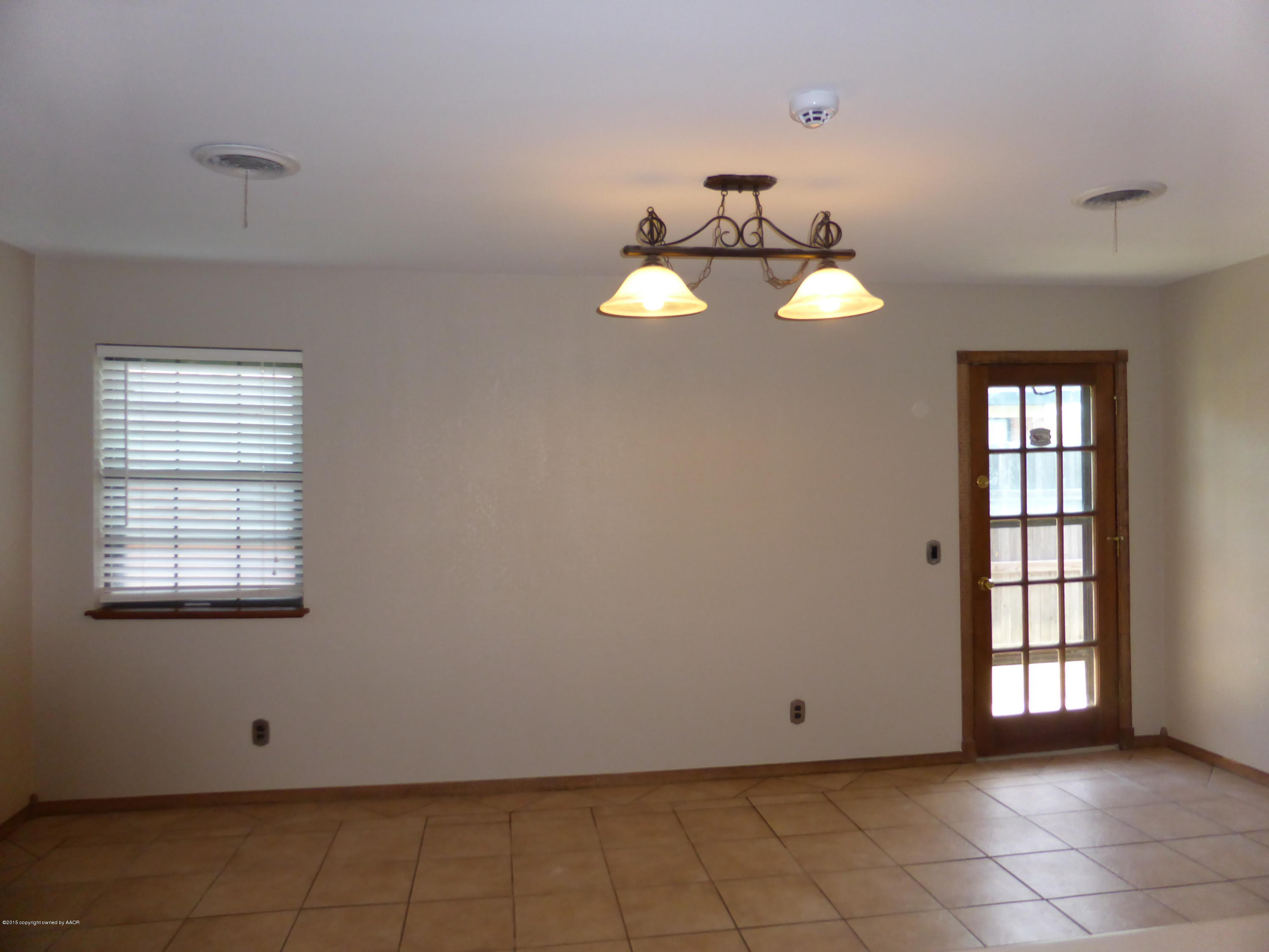 6007 Rutgers Street Amarillo, TX 79109 - Photo 4 of 21 Dining Room