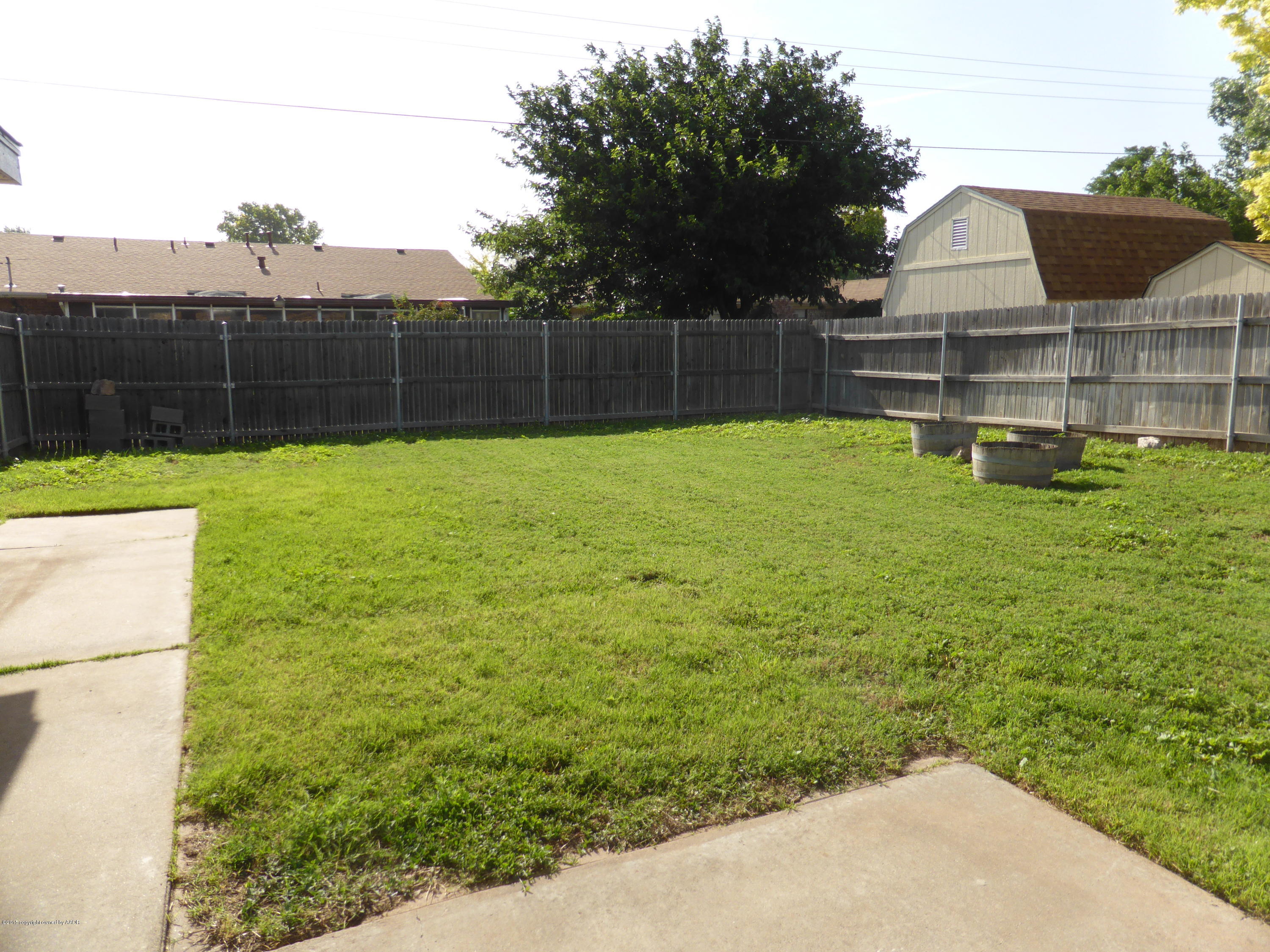 6007 Rutgers Street Amarillo, TX 79109 - Photo 5 of 21 backyard