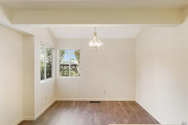 $3,275 | 7 Meridian Circle, Rohnert Park, CA 94928
