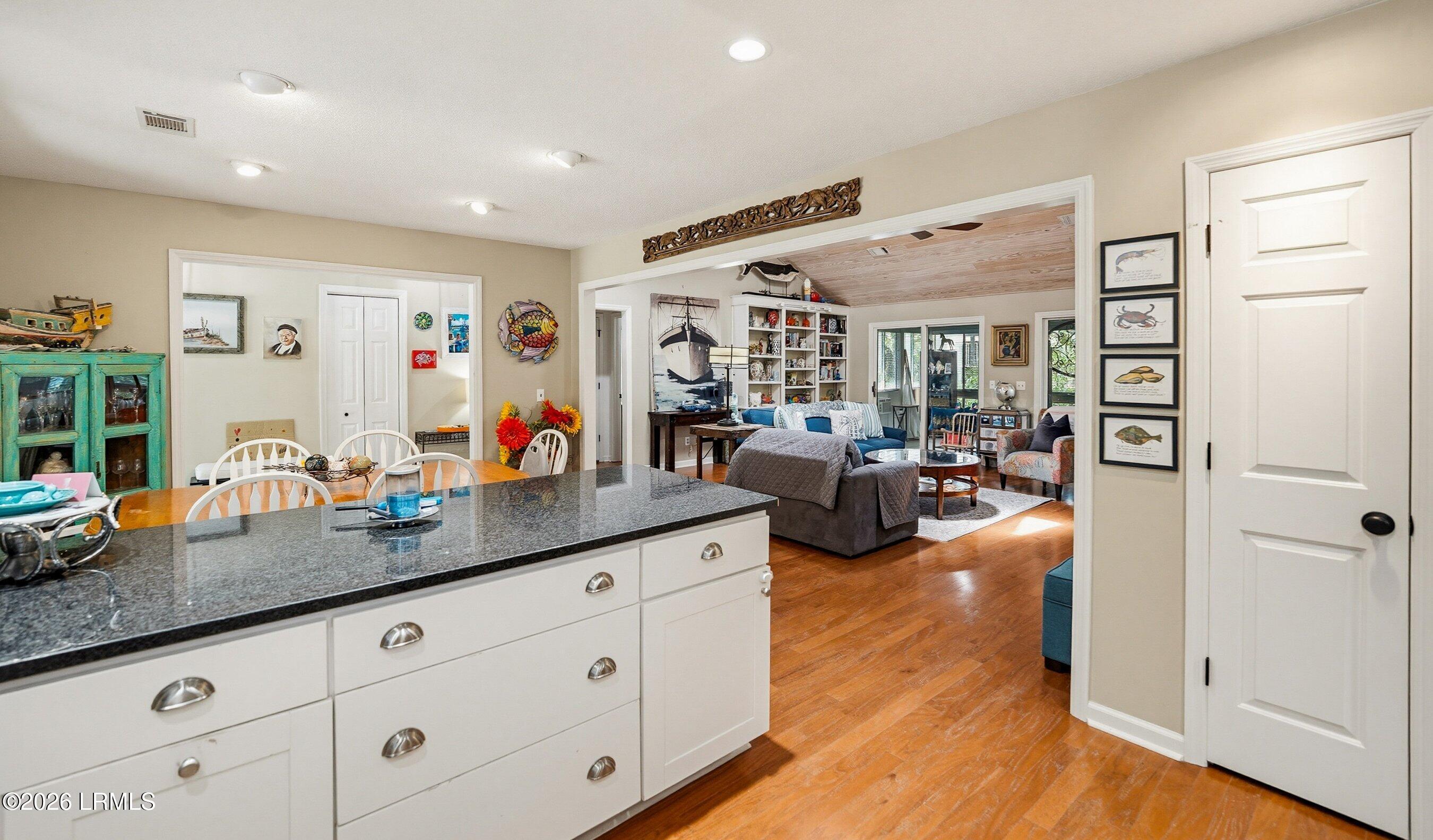 703 Seahorse Road Fripp Island, SC 29920 - Photo 9 of 51 Updated Kitchen
