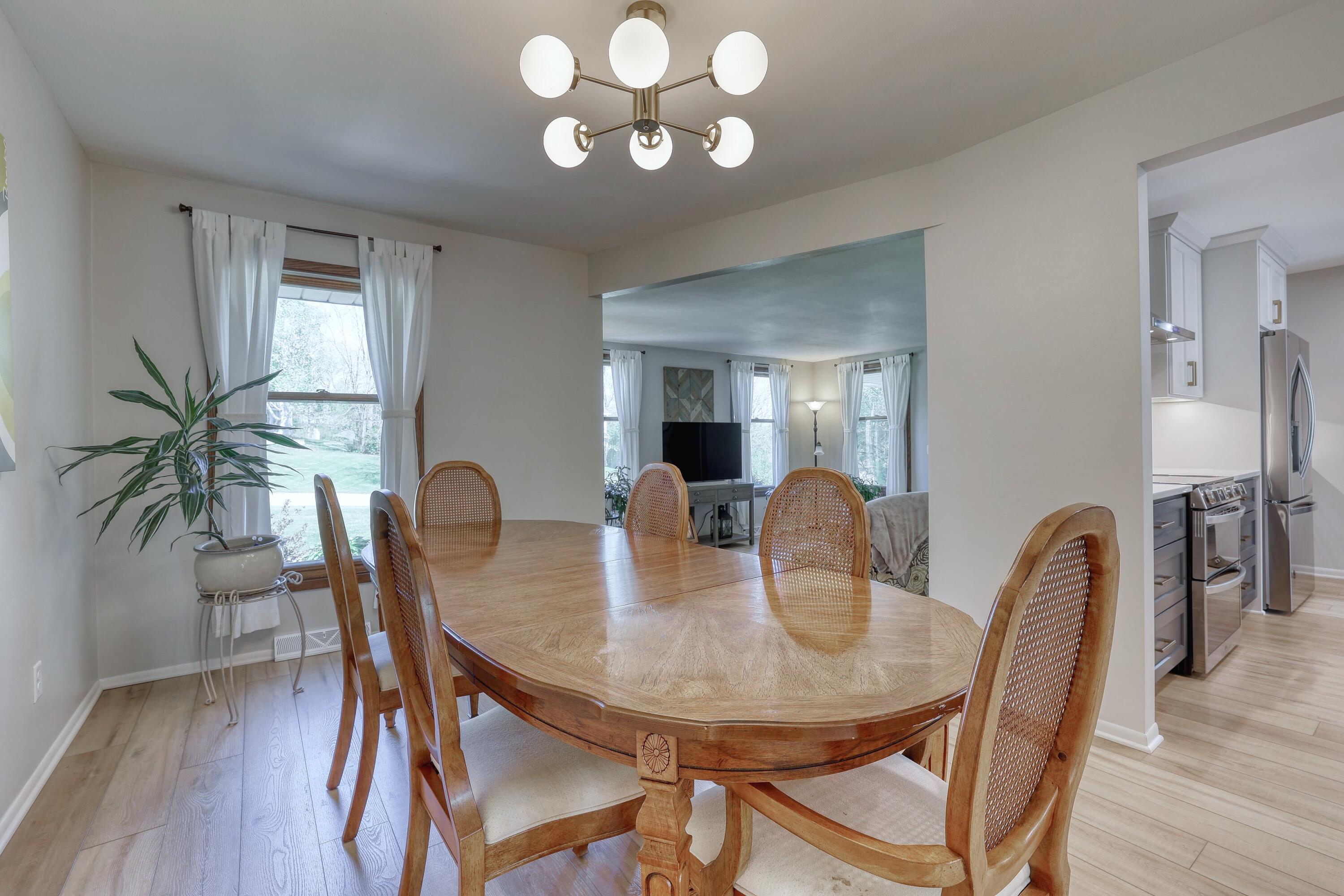 1135 South Ridgeway Road Brookfield, WI 53045 - Photo 32 of 63 Dining Room