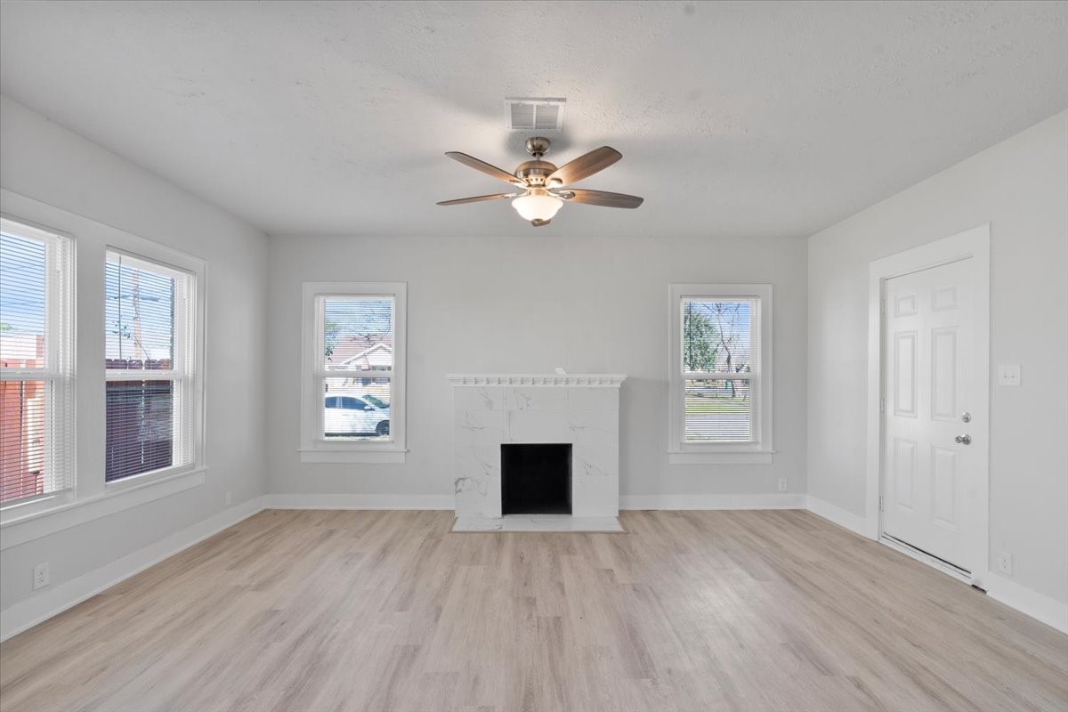 1118 Elliston Street Houston, TX 77023 - Photo 9 of 34