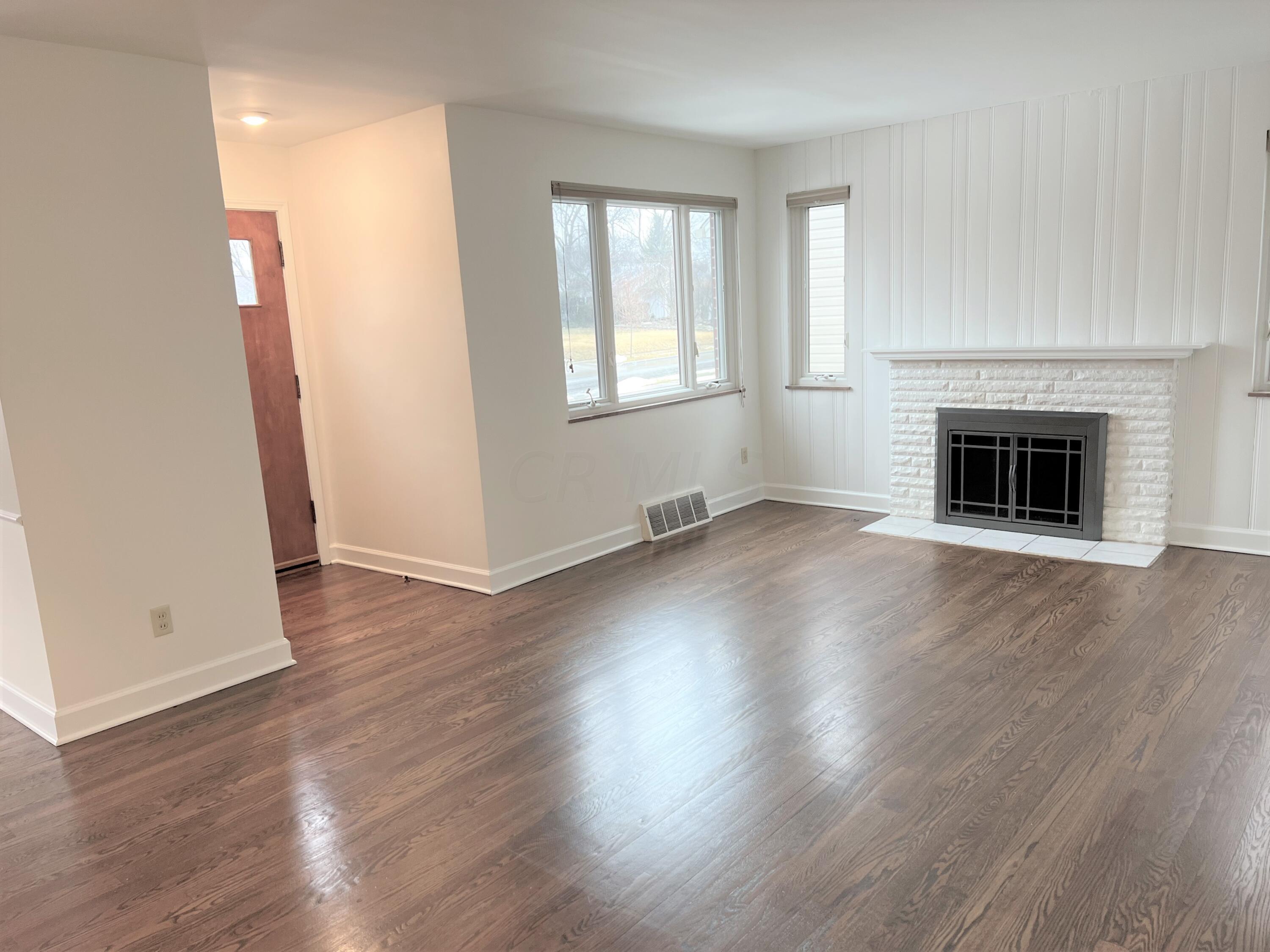 2007 Milden Road Columbus, OH 43221 - Photo 4 of 47 Living Room