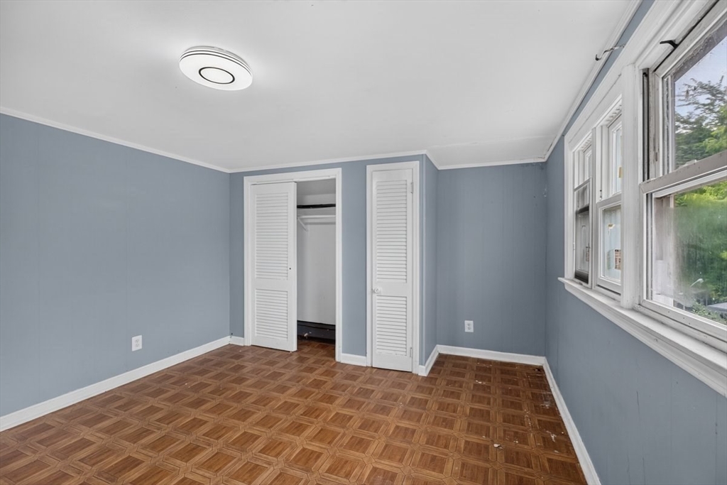243 Central Street Springfield, MA 01105 - Photo 8 of 37