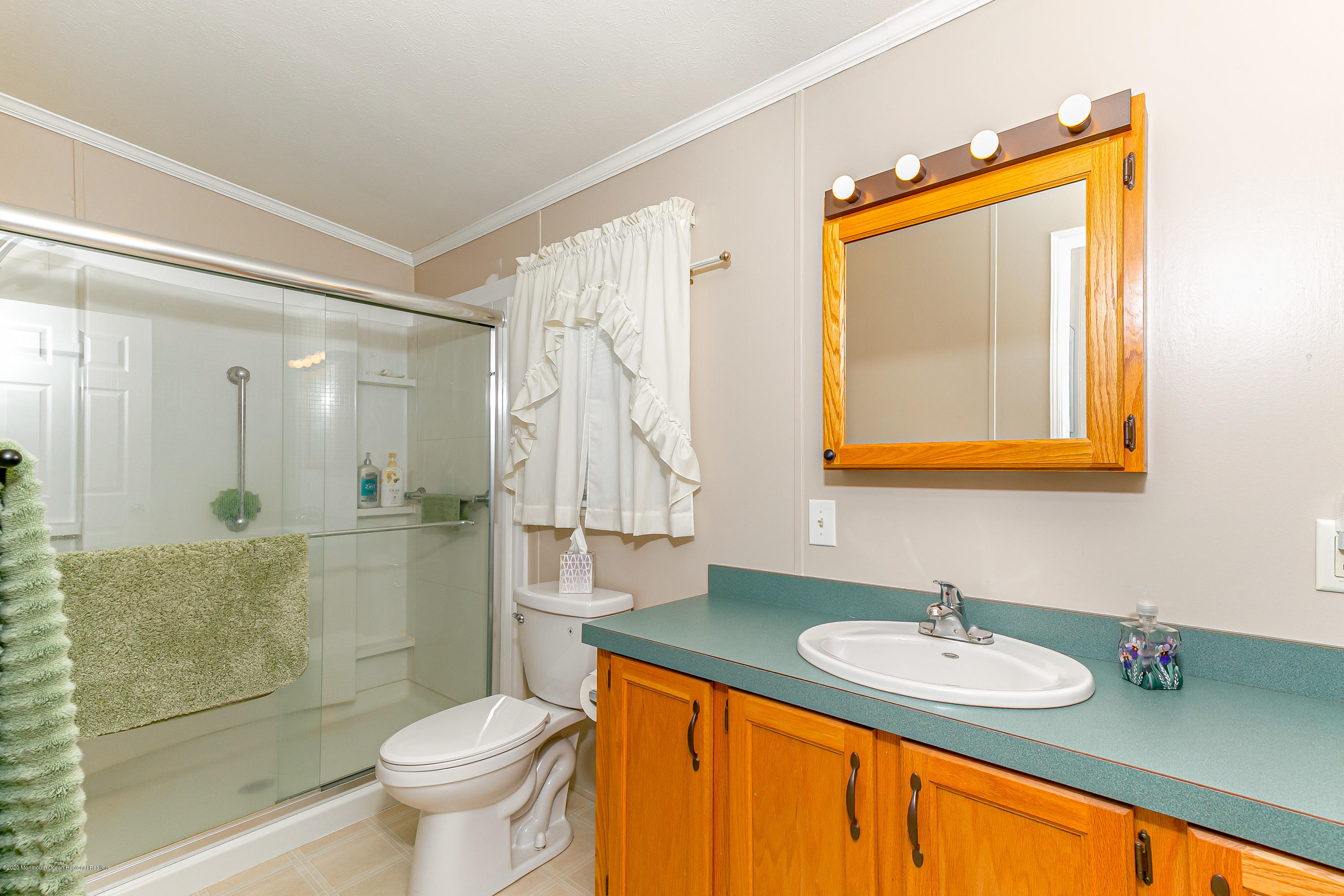 46 Pine Ridge Boulevard Whiting, NJ 08759 - Photo 16 of 23 Main Bathroom