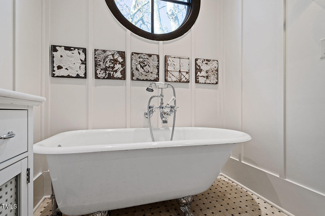 1524 Jarvis Street Raleigh, NC 27608 - Photo 23 of 49 Relaxing Soaking Tub