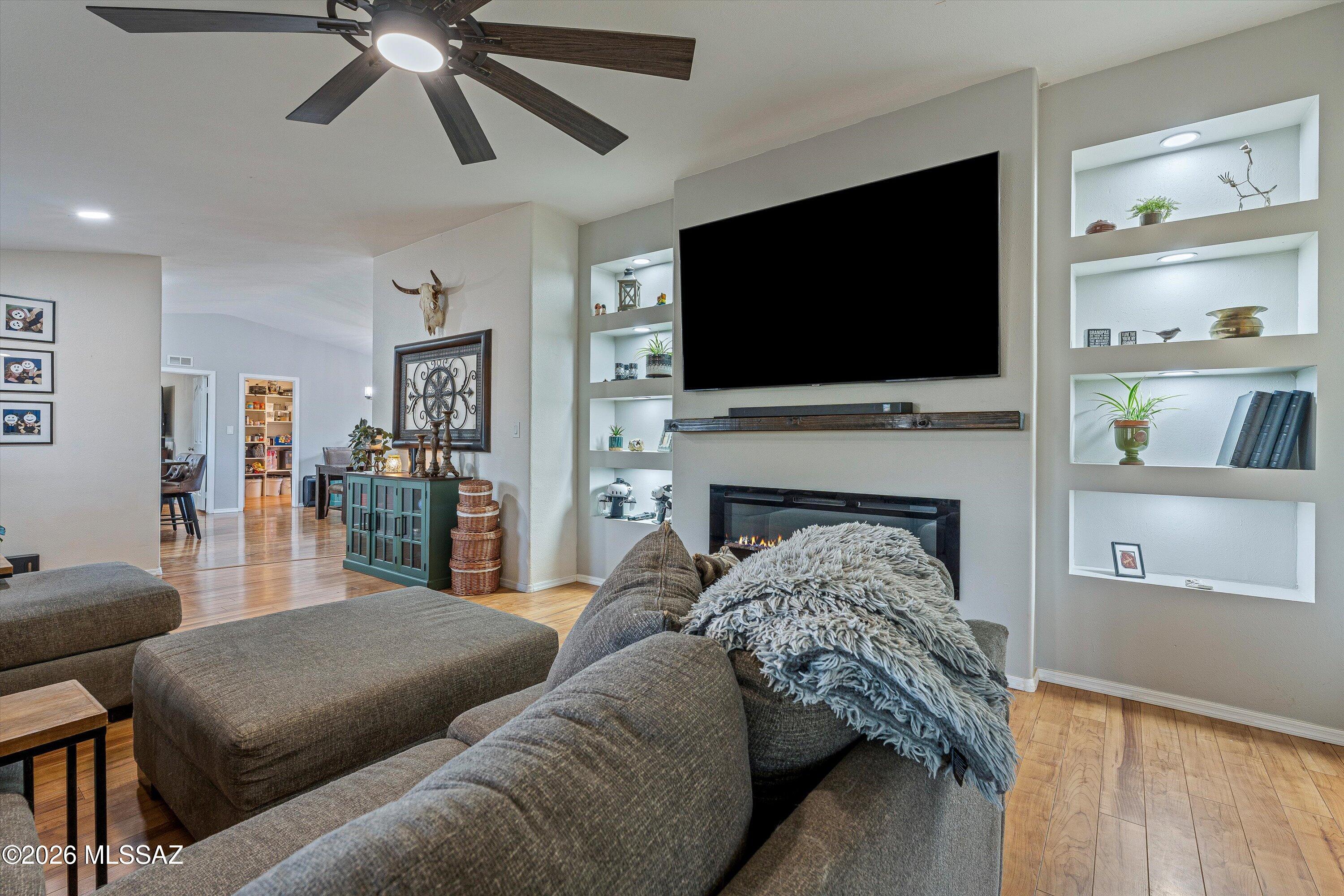 16120 North Elkins Road Tucson, AZ 85739 - Photo 7 of 51 06-Living Room
