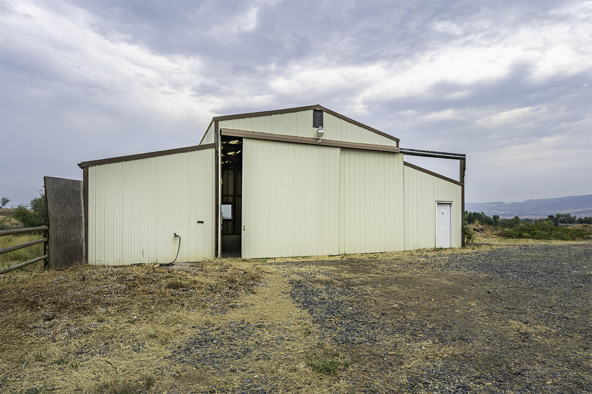 3960 Independence School Road Medford, OR 97501 - Photo 41 of 47 DSC00157-HDR-Edit