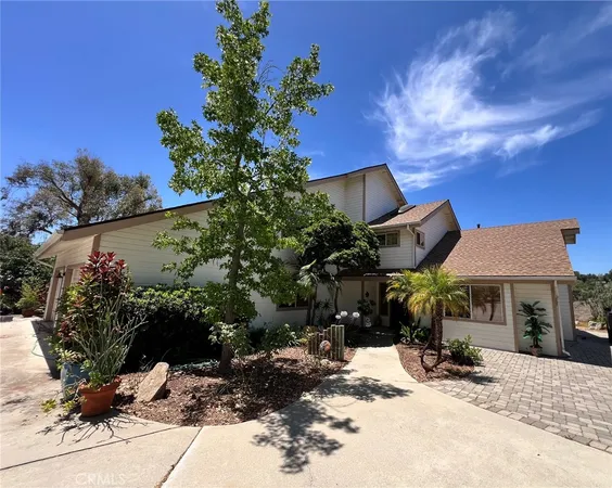 $1,045,000 | 1832 Camino Rainbow, Fallbrook, CA 92028