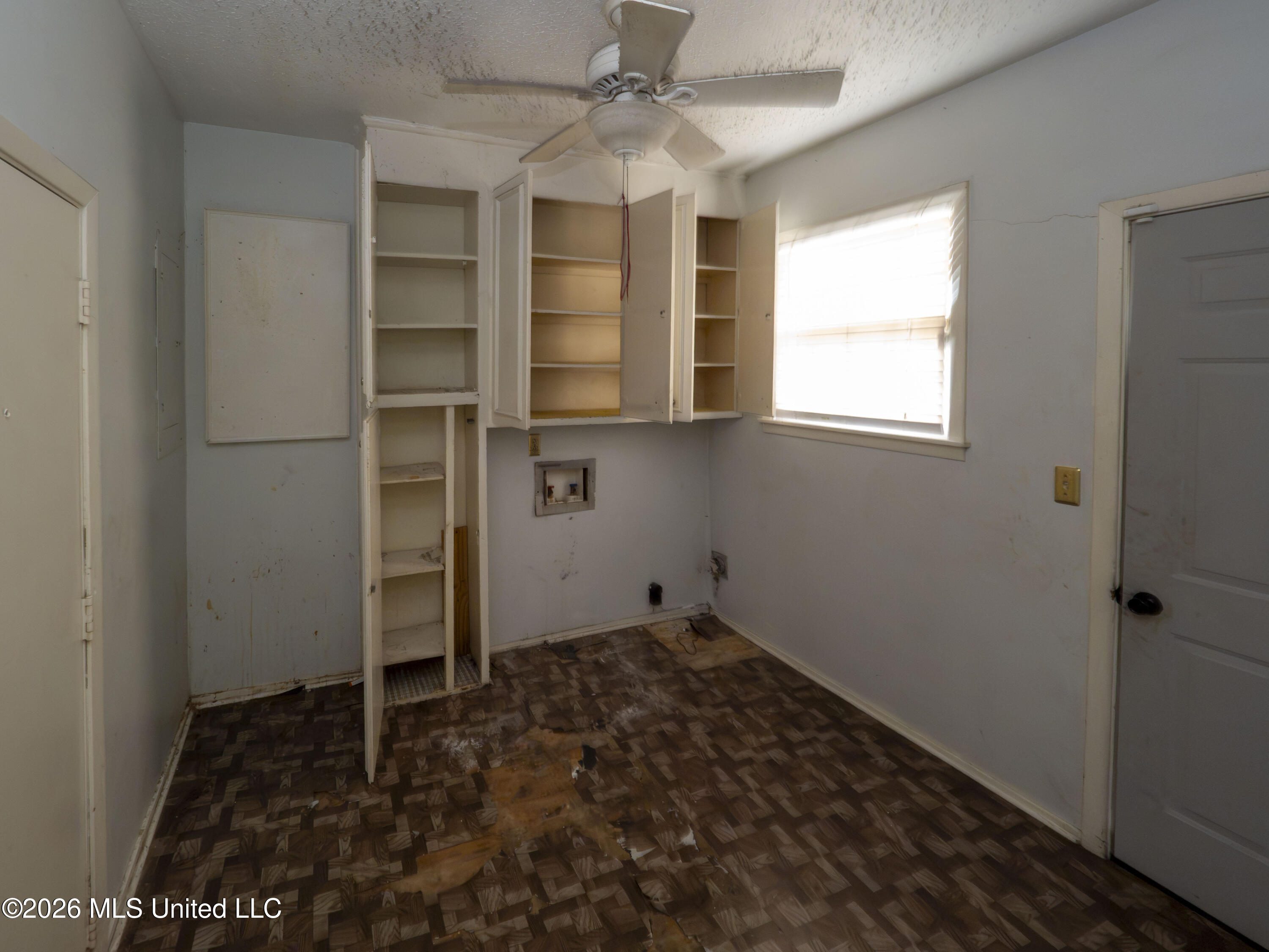 4521 Ridgewood Road Jackson, MS 39211 - Photo 5 of 15 _A010196-6