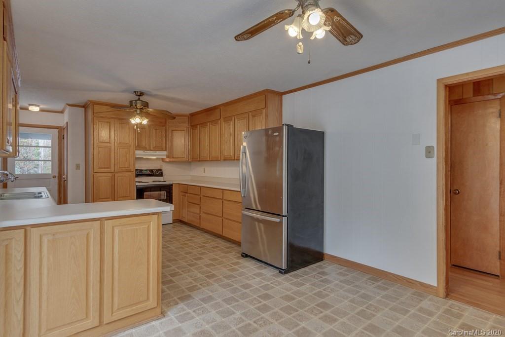 146 Allison Cove Road Sylva, NC 28779 - Photo 6 of 32 Gallery Image 6