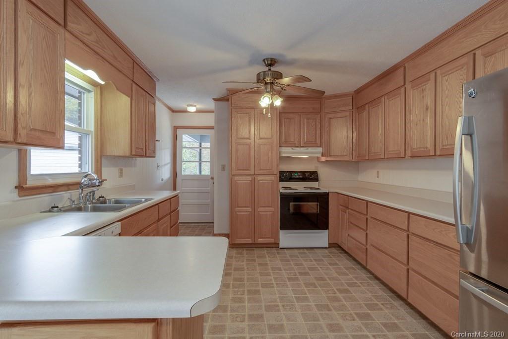146 Allison Cove Road Sylva, NC 28779 - Photo 8 of 32 Gallery Image 8