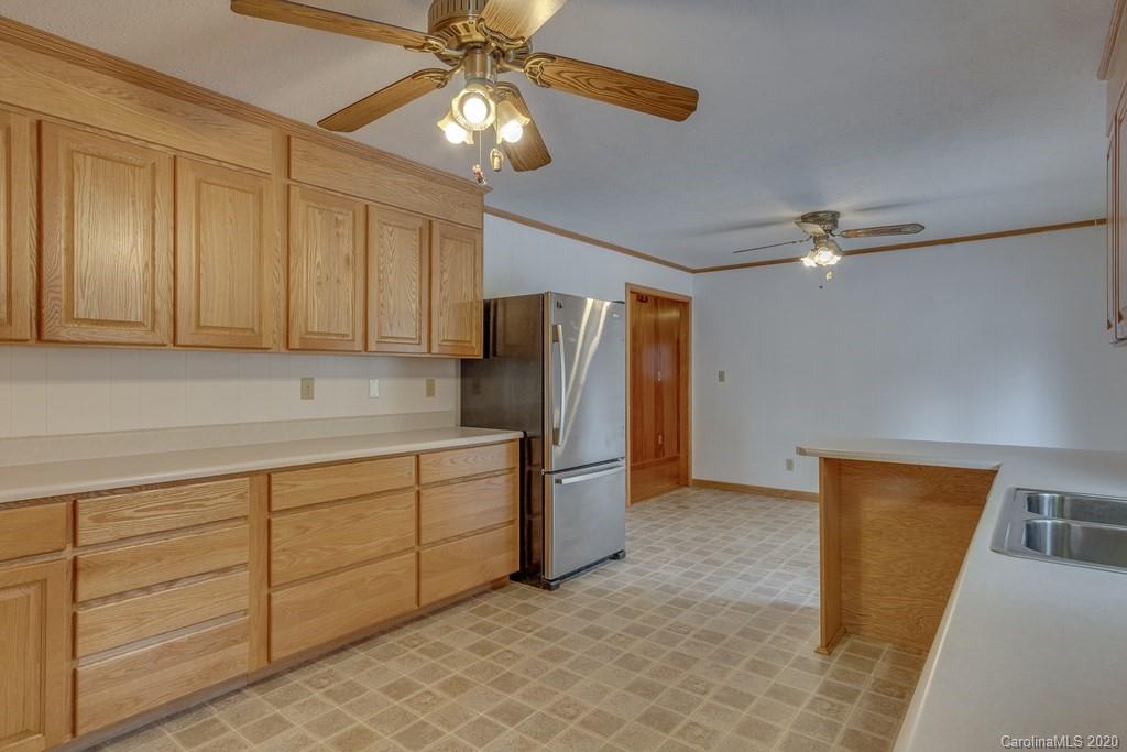 146 Allison Cove Road Sylva, NC 28779 - Photo 9 of 32 Gallery Image 9