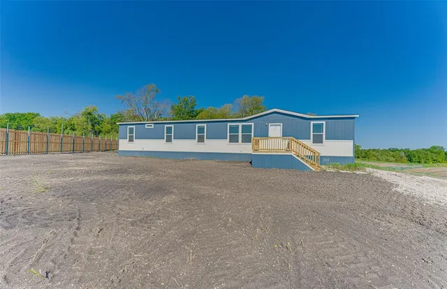 $299,999 | 3060 Cochise Drive, Ferris, TX 75125