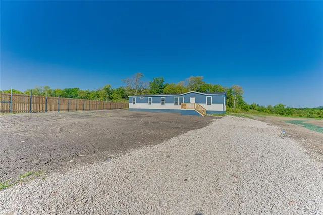 $299,999 | 3060 Cochise Drive, Ferris, TX 75125