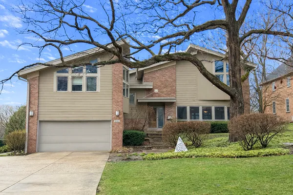 $1,085,000 | 3322 Summit Avenue, Highland Park, IL 60035