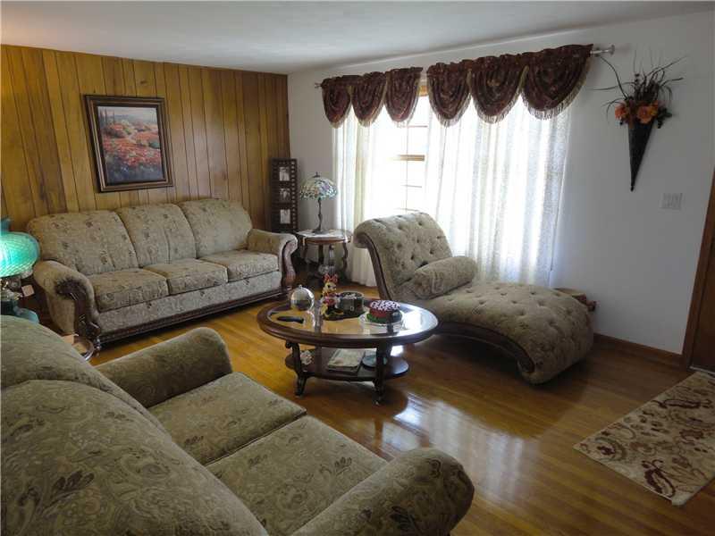 21 Elliott Road Grove City, PA 16127 - Photo 2 of 10 Living Room.