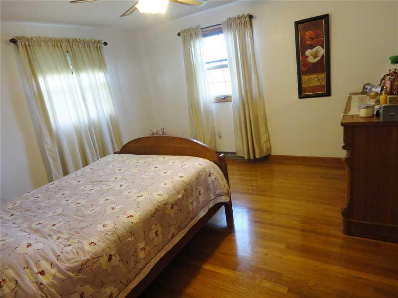 21 Elliott Road Grove City, PA 16127 - Photo 8 of 10 Bedroom.