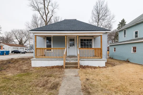 $127,900 | 300 East Main Street, Brook, IN 47922