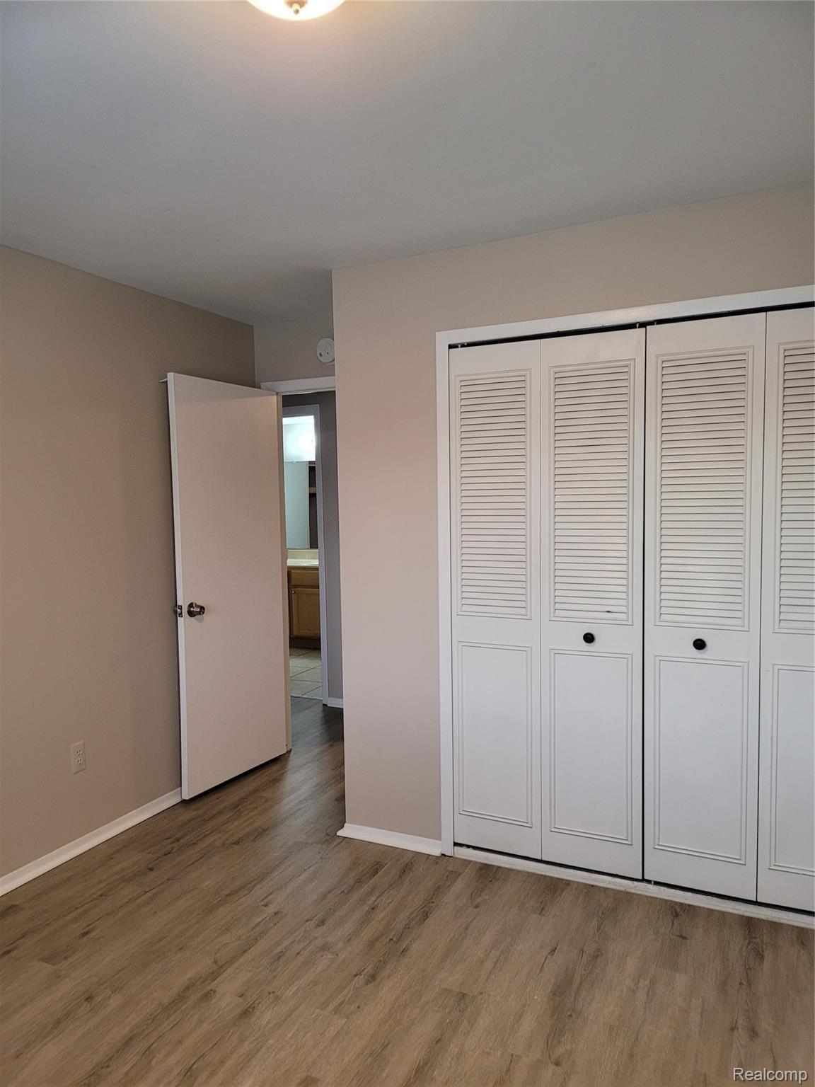 30229 Utica Road, Unit 229 Roseville, MI 48066 - Photo 17 of 25 Masterbedroom.jpg