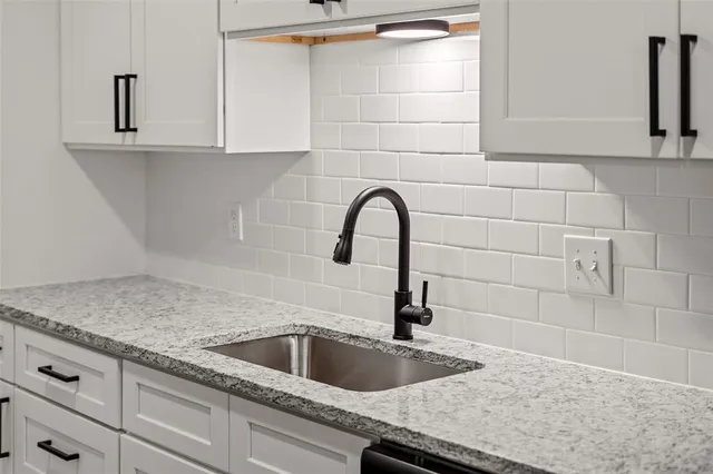 a close view of sink and tap