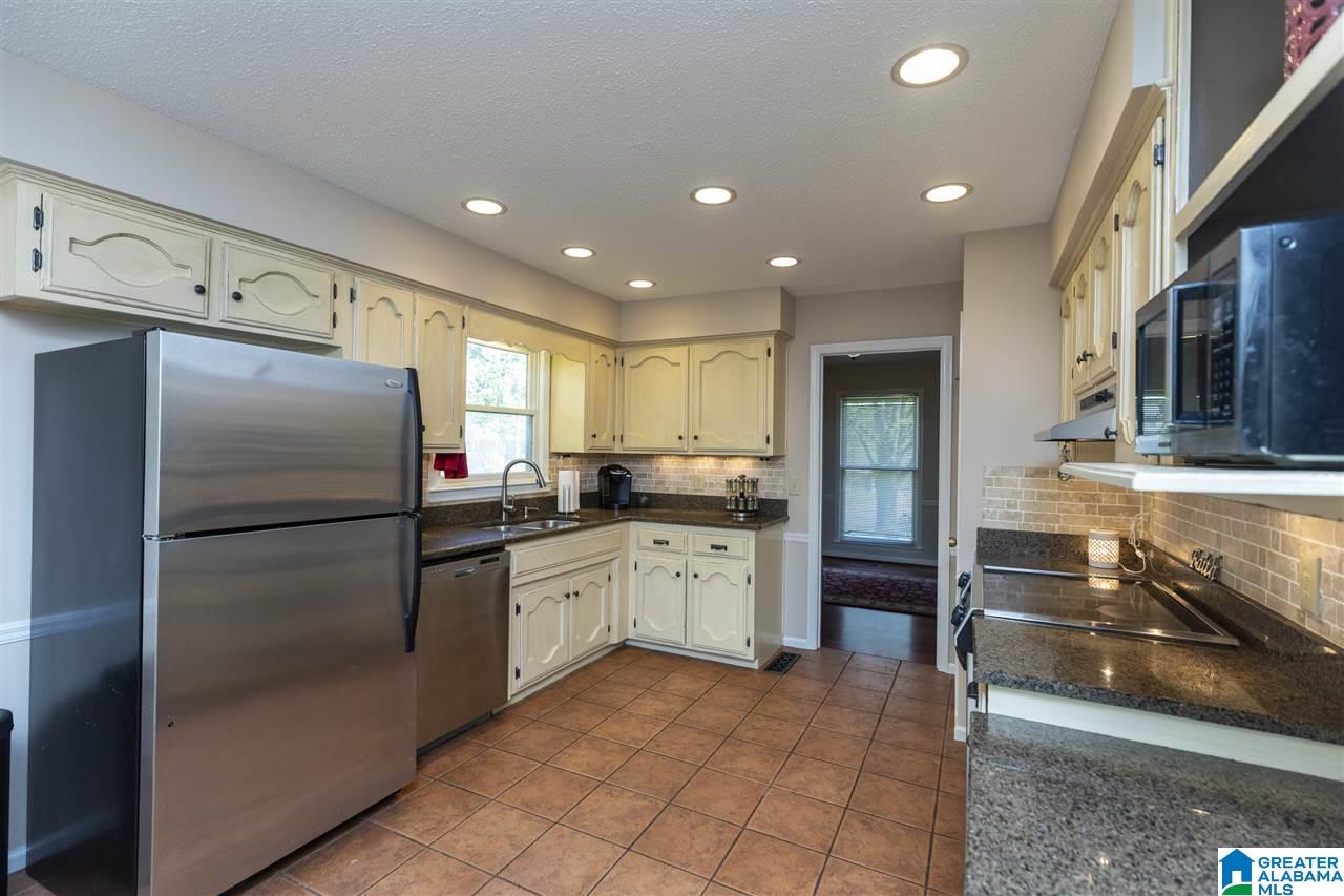 869 Springmeadow Drive Gardendale, AL 35071 - Photo 7 of 50