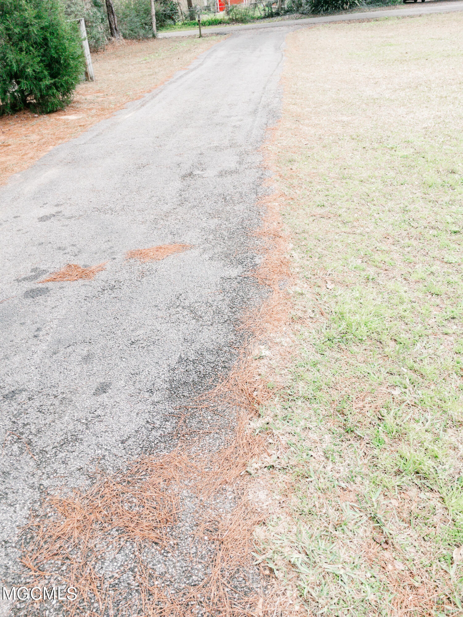 22325 Cap Johnson Road Moss Point, MS 39562 - Photo 6 of 34 00C7469E-DC2A-427F-8253-74FA2AE92116