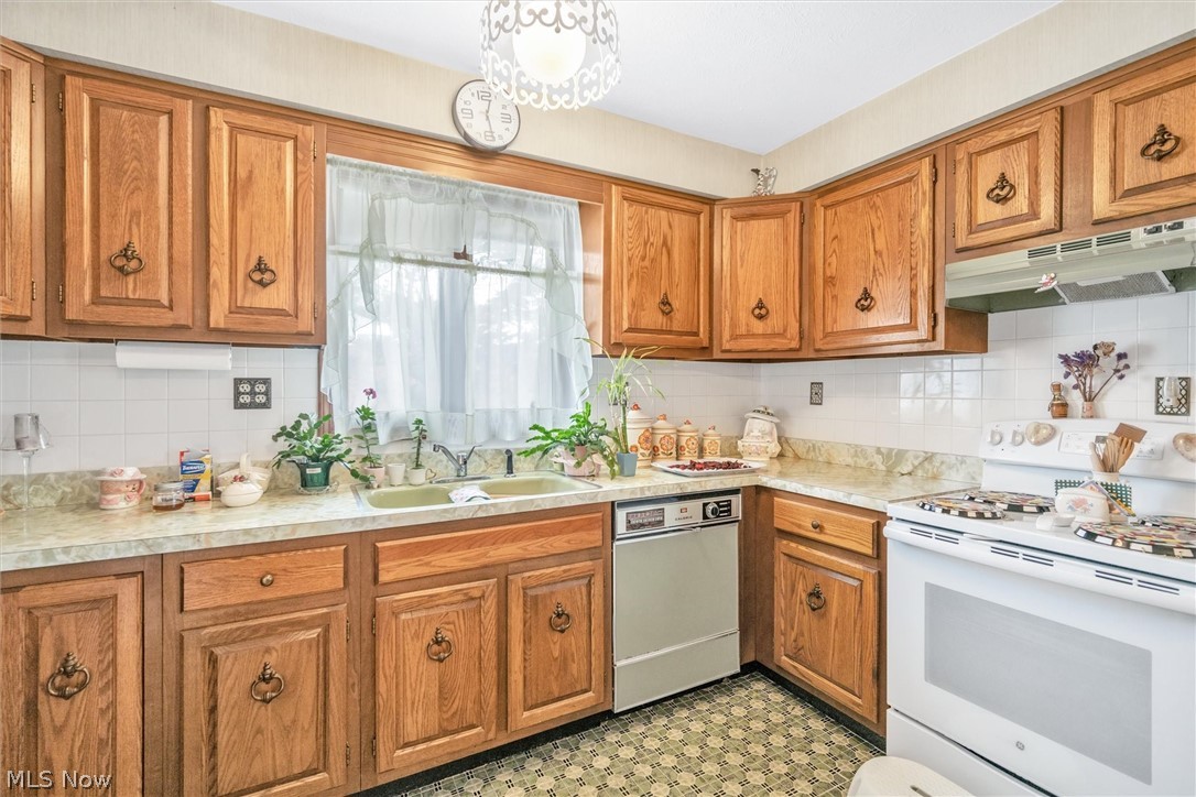 19119 Drake Road Strongsville, OH 44149 - Photo 11 of 35 Gallery Image 11
