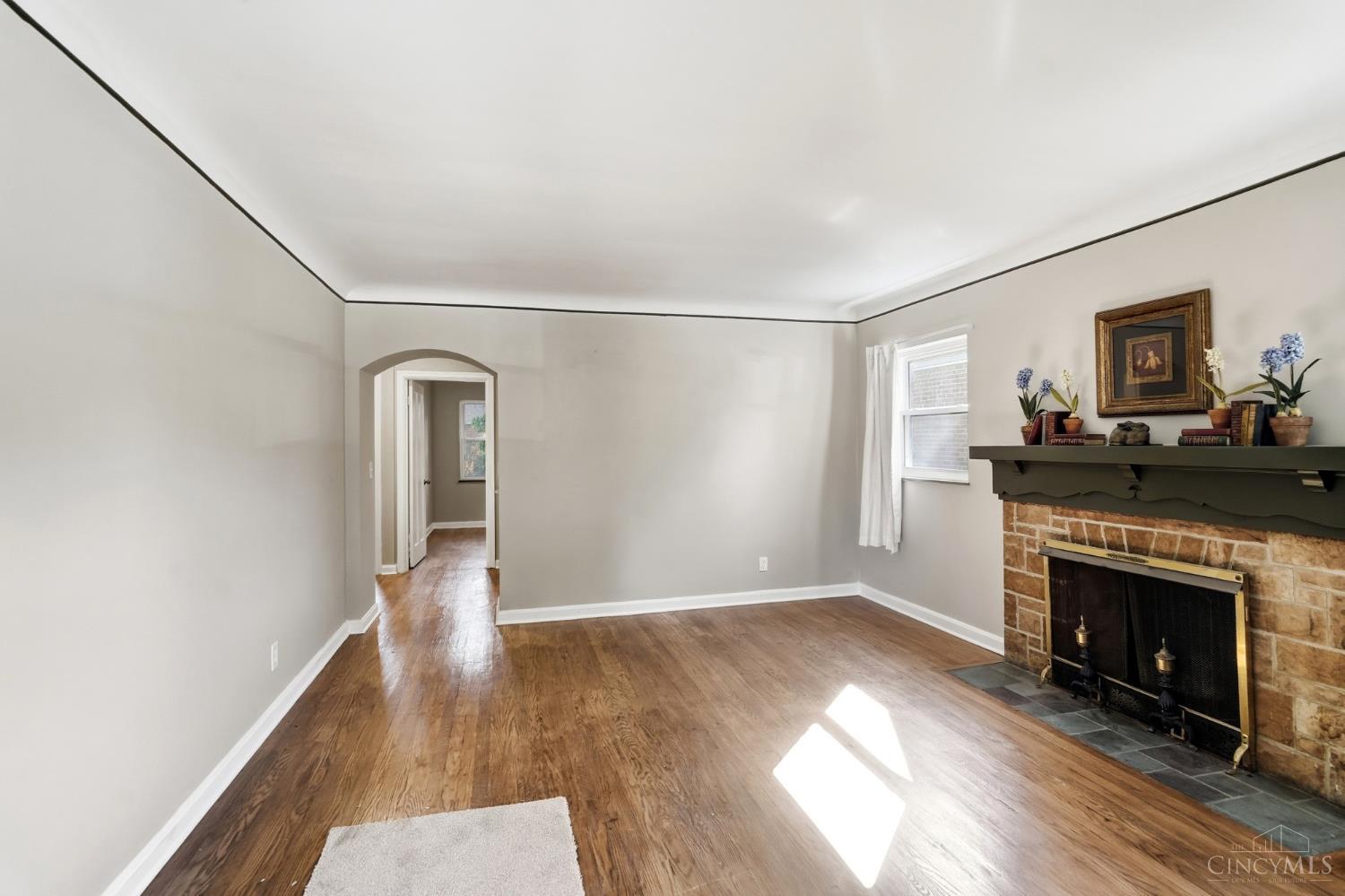 1127 West North Bend Road Cincinnati, OH 45224 - Photo 9 of 54 Gallery Image 9