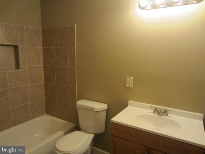 8100 Arrowhead Road Pikesville, MD 21208 - Photo 13 of 19 Bath