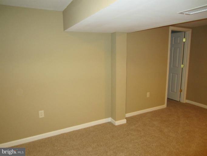 8100 Arrowhead Road Pikesville, MD 21208 - Photo 7 of 19 Interior (General)