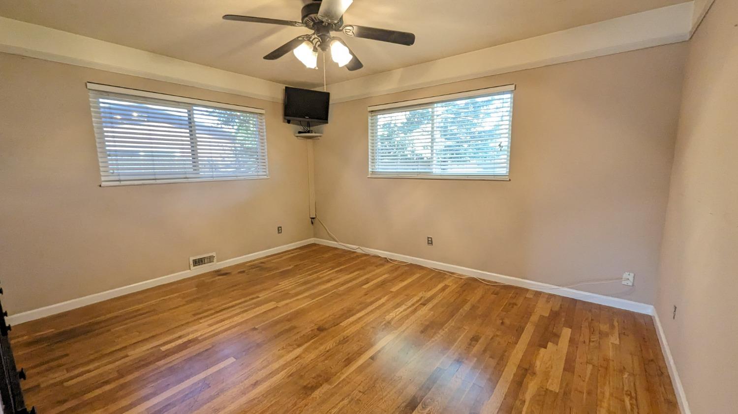 294 West Palm Avenue Reedley, CA 93654 - Photo 14 of 24 Gallery Image 14