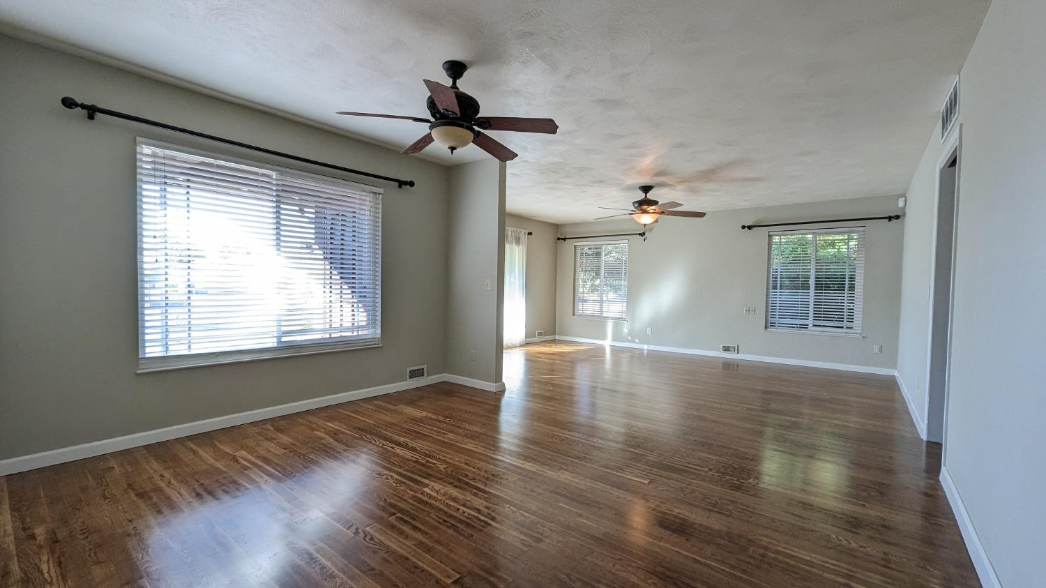 294 West Palm Avenue Reedley, CA 93654 - Photo 4 of 24 Gallery Image 4