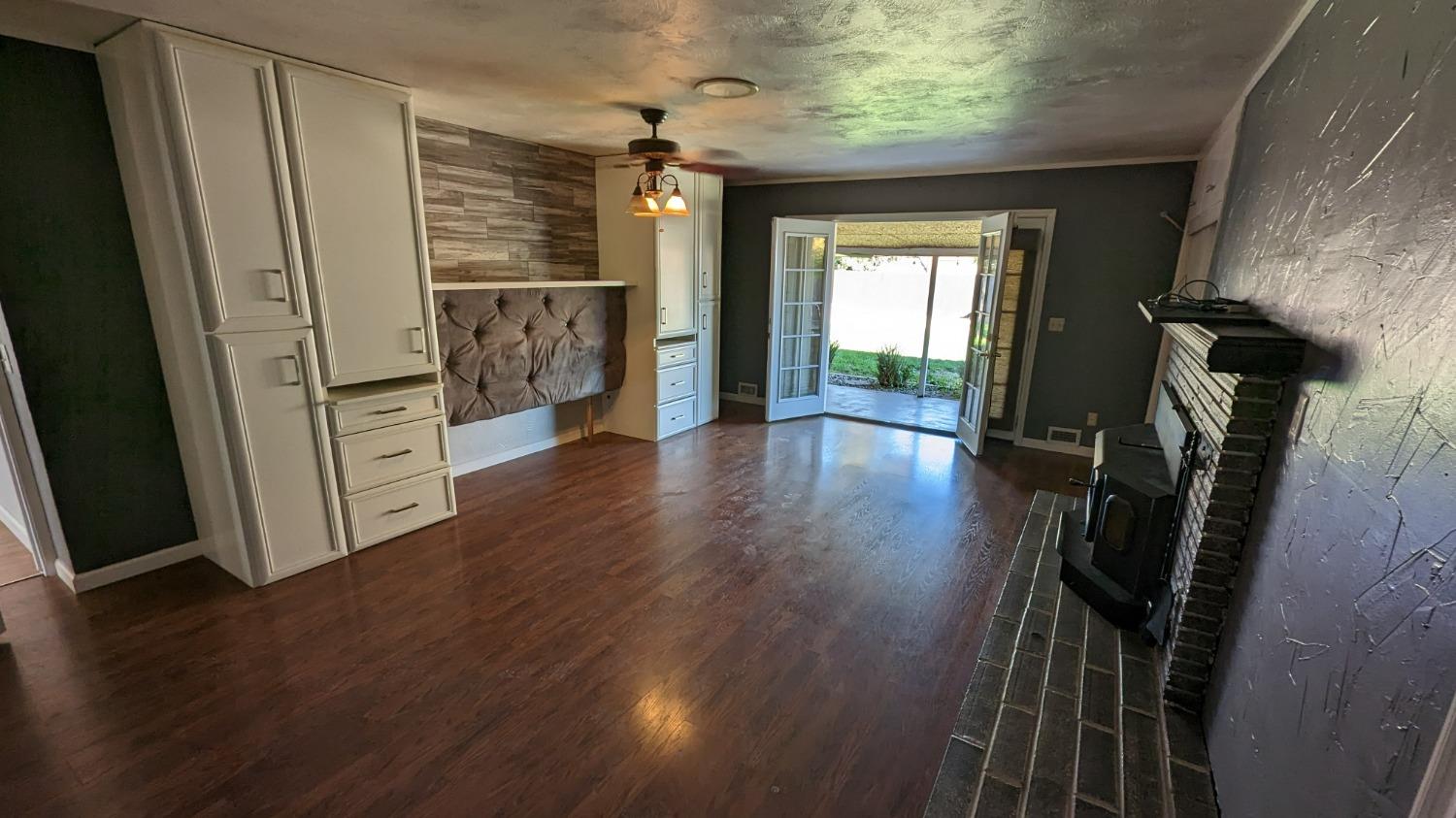 294 West Palm Avenue Reedley, CA 93654 - Photo 8 of 24 Gallery Image 8