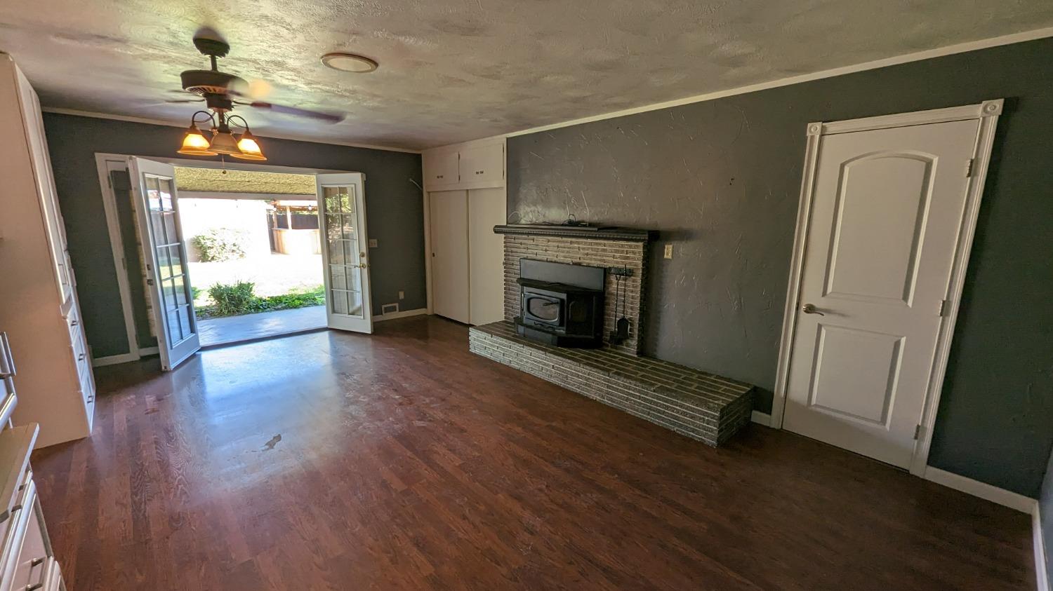 294 West Palm Avenue Reedley, CA 93654 - Photo 9 of 24 Gallery Image 9