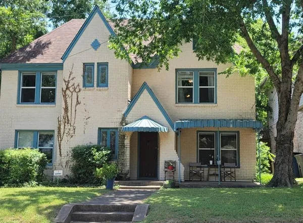 $1,895 | 5946 La Vista Drive, Dallas, TX 75206