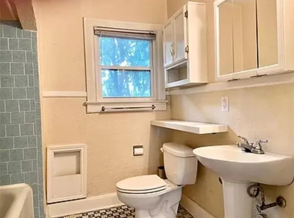 $1,895 | 5946 La Vista Drive, Dallas, TX 75206