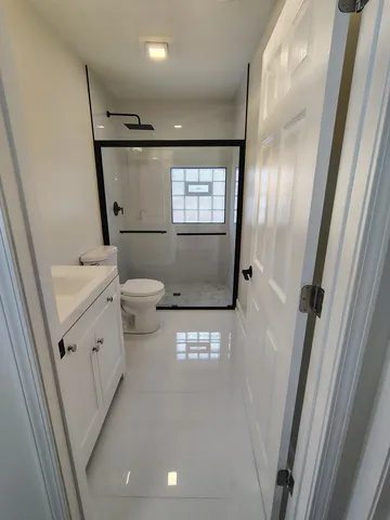 a view of empty room with window