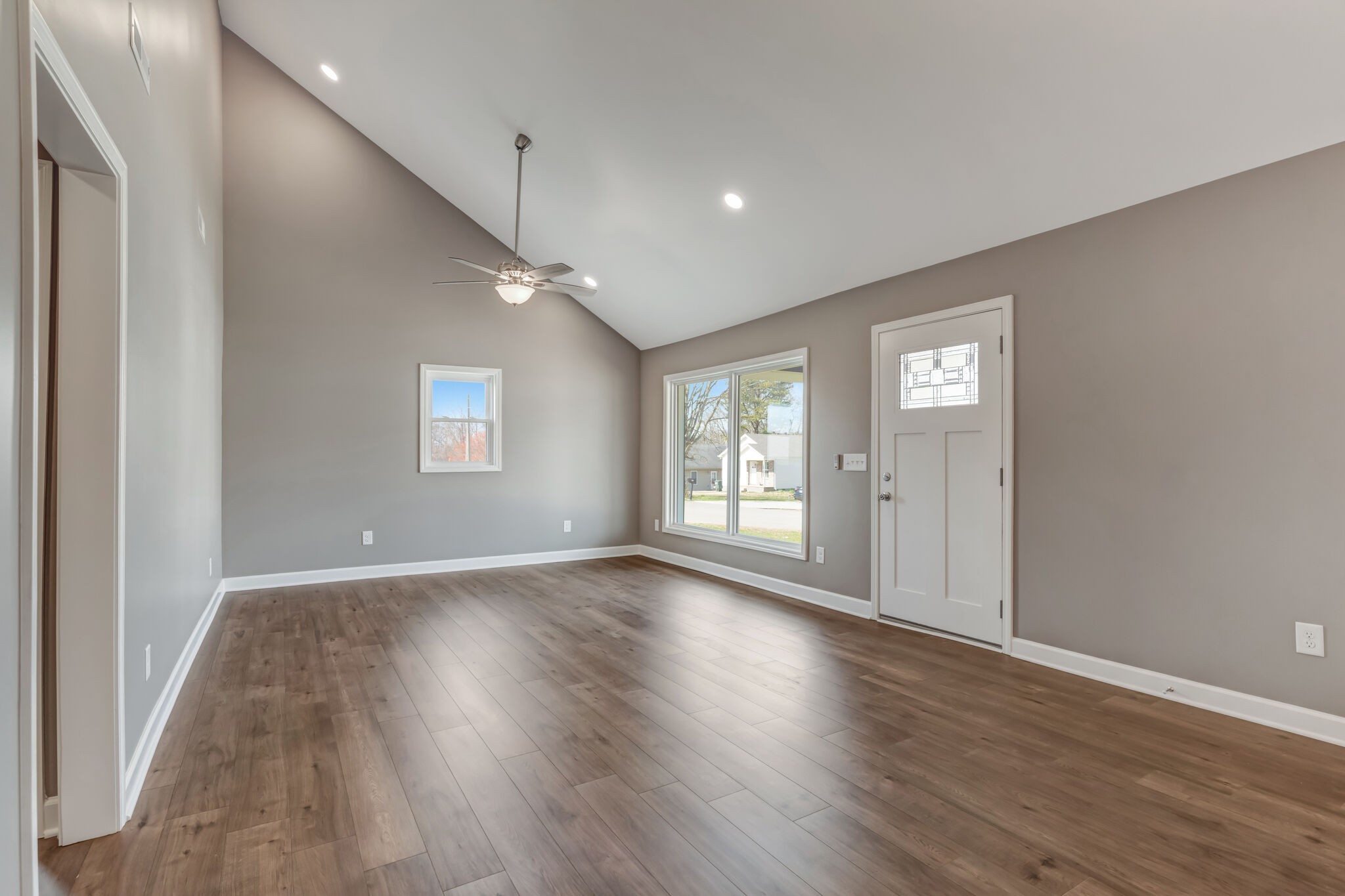 794 20th Avenue West Springfield, TN 37172 - Photo 5 of 34 Gallery Image 5